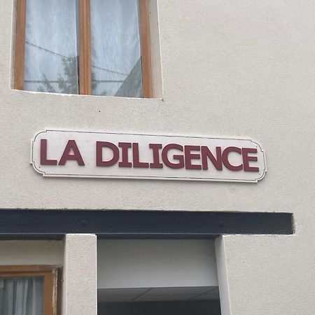 Le Carrosse, La Diligence, Centre Saint Jean De Losne Tarif 2Pers 1 Chambre, Tarif 4 Pers 2 Chambres Kültér fotó